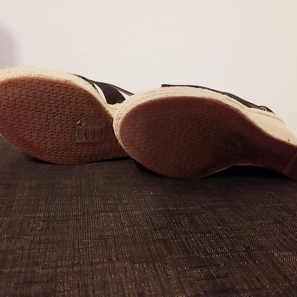 Shoes - Picture 3 of 3
